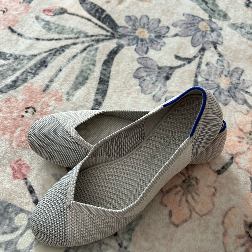 Rothy's 8.5 Two Tone flats in Neutral Cream & Light Gray - Picture 3 of 8